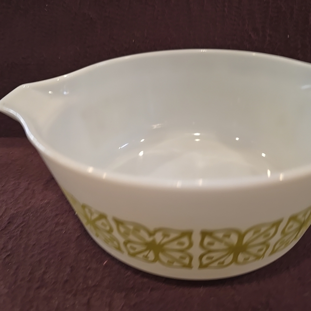 Pyrex Verde Green Square Flower Casserole - Picture 2 of 10